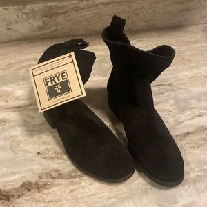 Frye suede Cara black 6
